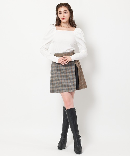 SPIRALGIRL(スパイラルガール)の「スクエアネックパワショルリブトップス(Tシャツ/カットソー・レディース・ブラック/オフホワイト/モカ・FREE)」の17枚目の写真