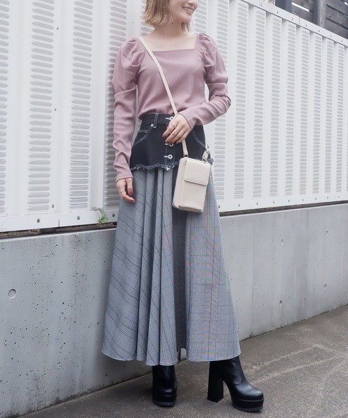 SPIRALGIRL(スパイラルガール)の「スクエアネックパワショルリブトップス(Tシャツ/カットソー・レディース・ブラック/オフホワイト/モカ・FREE)」の12枚目の写真