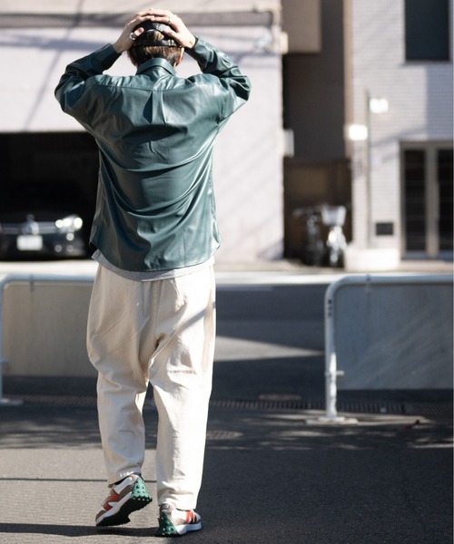 Naive magic（ナイーブマジック）の「【a】テックレザーシャツ（シャツ/ブラウス・メンズ・グレー系その他/グリーン/グレー/ブラック系その他/ブラック/グリーン系その他/アイボリー・LARGE/MEDIUM/X-LARGE）」の9枚目の写真