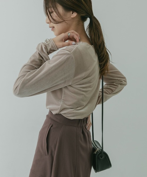 KBF+（ケービーエフプラス）の「KBF+　ベロアロングTシャツ∴（Tシャツ/カットソー・レディース・チャコールグレー/グリーン/ベージュ系その他・ONE）」の3枚目の写真