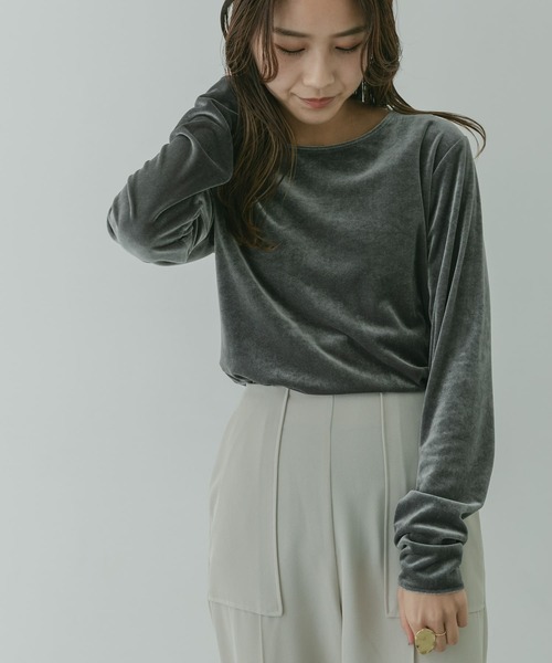 KBF+（ケービーエフプラス）の「KBF+　ベロアロングTシャツ∴（Tシャツ/カットソー・レディース・チャコールグレー/グリーン/ベージュ系その他・ONE）」の2枚目の写真