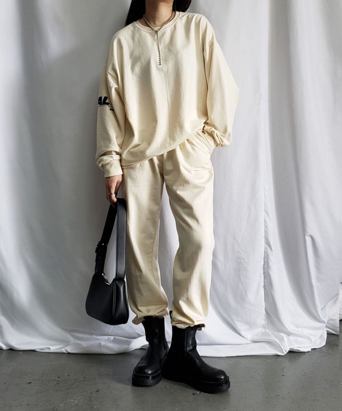 me+em select（ミームセレクト）の「【上下2点セット】ストリートロゴスウェット＆ジョガーパンツルームウェア≪ NEW COLOR新登場！ ≫（ルームウェア/パジャマ・レディース・グレー/ライトグレー/ブラック/ベージュ/ブルー/ピンク/カーキ・FREE）」の2枚目の写真