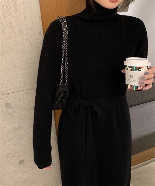 FREE STYLISTS（フリー スタイリスト）の「タートルネック　バックスリットニットワンピース（ワンピース・レディース・グリーン/グレー/レッド/ピンク/ブラック・FREE）」の8枚目の写真