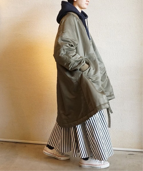 JOURNAL STANDARD LUXE（ジャーナルスタンダード　ラックス）の「ナイロンナカワタミリタリーリブコート◆（ナイロンジャケット・レディース・ブラック/カーキ・FREE）」の22枚目の写真