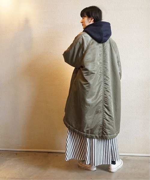 JOURNAL STANDARD LUXE（ジャーナルスタンダード　ラックス）の「ナイロンナカワタミリタリーリブコート◆（ナイロンジャケット・レディース・ブラック/カーキ・FREE）」の17枚目の写真