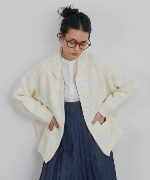 Libra Cue(リブラ キュー)の「カウチンカーディガン(カーディガン/ボレロ・レディース・ネイビー/アイボリー/レッド・FREE)」の1枚目の写真