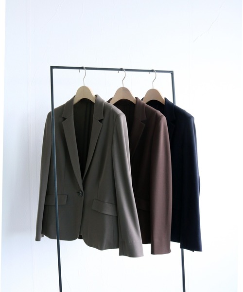 WHITE JOOLA（ホワイトジョーラ）の「【SOFT THERMO　発熱・保温・ソフトタッチ！シワになりにくい♪冬のスーツはコレ♪】サーモカルゼジャージ・2wayストレッチ テーラードジャケット（前裏付き）（テーラードジャケット・レディース・ブラウン/カーキ/ネイビー・7号/9号/11号）」の18枚目の写真