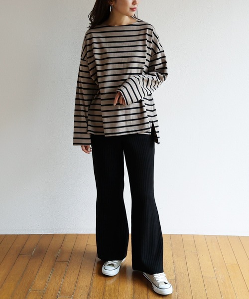 andme（アンドミー）の「コットン長袖オーバーサイズボーダーTシャツ（Tシャツ/カットソー・レディース・ベージュ系その他/ホワイト×パープル/グレイッシュベージュ/ホワイト×ブラック/ホワイト×ブルー/ホワイト×ピンク・M）」の8枚目の写真