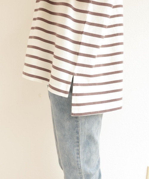 andme（アンドミー）の「コットン長袖オーバーサイズボーダーTシャツ（Tシャツ/カットソー・レディース・ベージュ系その他/ホワイト×パープル/グレイッシュベージュ/ホワイト×ブラック/ホワイト×ブルー/ホワイト×ピンク・M）」の19枚目の写真