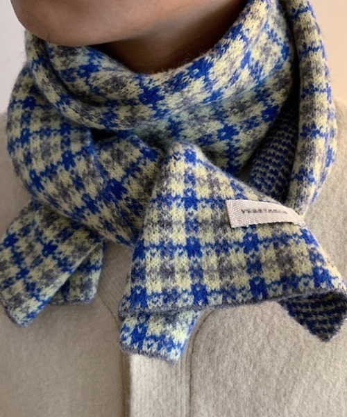 MGV（エムジーヴィー）の「ハウンドトゥースチェックマフラー（マフラー・メンズ・ブラウン/レッド/ブルー・FREE）」の4枚目の写真