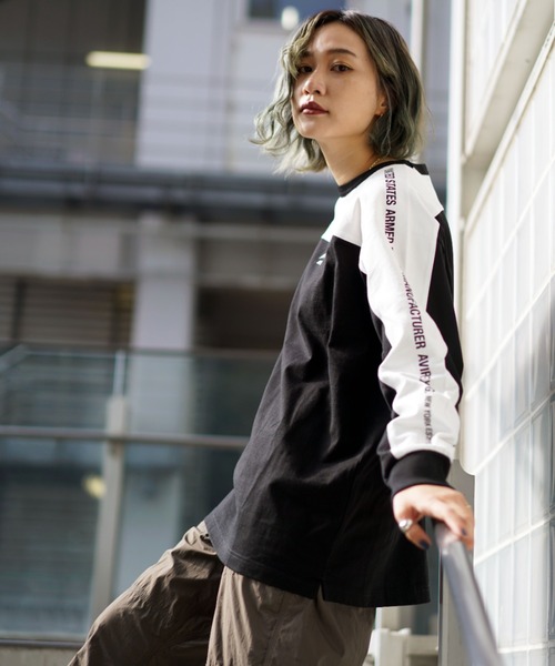 AVIREX（アヴィレックス）の「【WEB&DEPOT限定】BICOLOR COLLEGE T-SHIRT/ バイカラーカレッジロングスリーブティーシャツ（Tシャツ/カットソー・レディース・ホワイト/ブラック・FREE）」の10枚目の写真