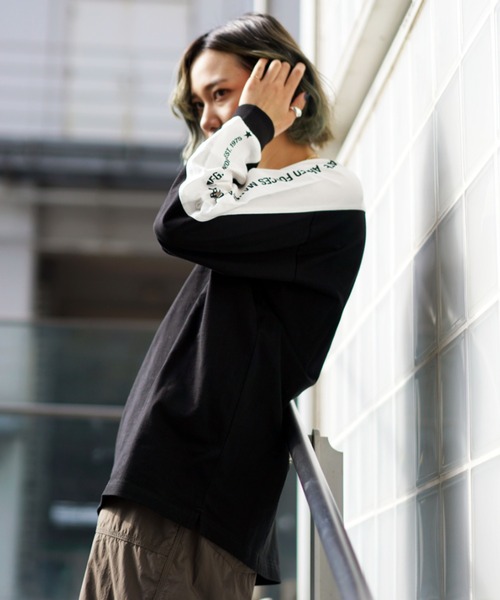 AVIREX（アヴィレックス）の「【WEB&DEPOT限定】BICOLOR COLLEGE T-SHIRT/ バイカラーカレッジロングスリーブティーシャツ（Tシャツ/カットソー・レディース・ホワイト/ブラック・FREE）」の3枚目の写真