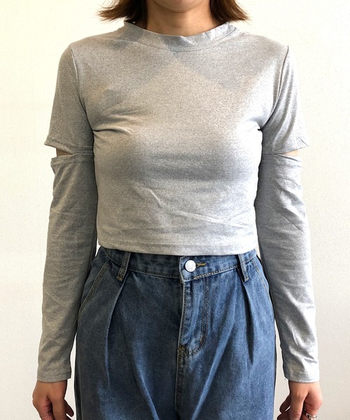 Kotoe(コトエ)の「レディース クロップド スリーブスリット カットソー 長袖 二の腕あき ヘルシー 肌見せ(Tシャツ/カットソー・レディース・ホワイト/ブラック/グレー・M/L)」の8枚目の写真