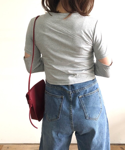 Kotoe(コトエ)の「レディース クロップド スリーブスリット カットソー 長袖 二の腕あき ヘルシー 肌見せ(Tシャツ/カットソー・レディース・ホワイト/ブラック/グレー・M/L)」の19枚目の写真