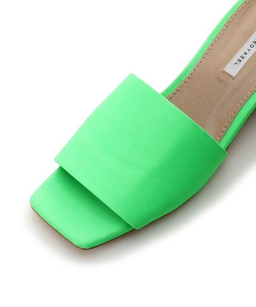 REDYAZEL（レディアゼル）の「スクエアトゥフラットサンダル（サンダル・レディース・ベージュ/グリーン・SMALL/MEDIUM/LARGE）」の4枚目の写真