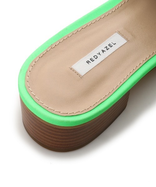 REDYAZEL（レディアゼル）の「スクエアトゥフラットサンダル（サンダル・レディース・ベージュ/グリーン・SMALL/MEDIUM/LARGE）」の6枚目の写真
