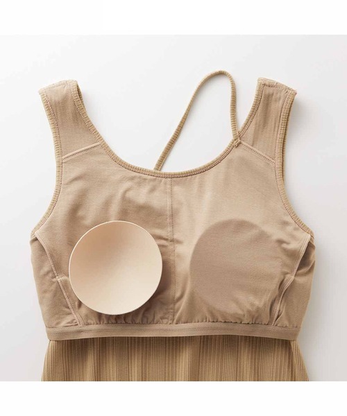 MEDE19F（メデジュウキュウ）の「ＭＥＤＥ１９Ｆ　カップ付きデザインタンクトップ（タンクトップ・レディース・グリーン/グレイッシュベージュ/ネイビー・MEDIUM/LARGE/X-LARGE/XX-LARGE）」の14枚目の写真