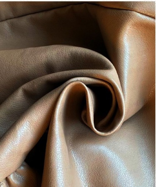 BEIDELLI（ベイデリー）の「[BELLIDE MADE] フェイクレザーシャーリングミニスカート（スカート・レディース・ブラック/ベージュ・SMALL/MEDIUM）」の15枚目の写真