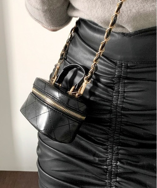 BEIDELLI（ベイデリー）の「[BELLIDE MADE] フェイクレザーシャーリングミニスカート（スカート・レディース・ブラック/ベージュ・SMALL/MEDIUM）」の14枚目の写真