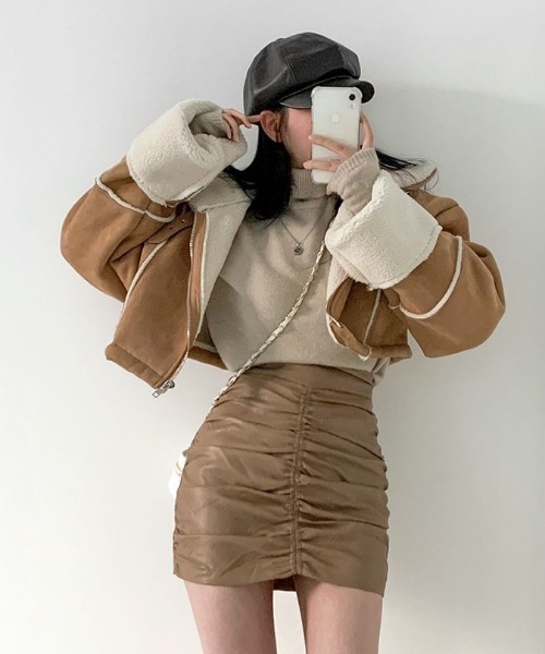BEIDELLI（ベイデリー）の「[BELLIDE MADE] フェイクレザーシャーリングミニスカート（スカート・レディース・ブラック/ベージュ・SMALL/MEDIUM）」の21枚目の写真