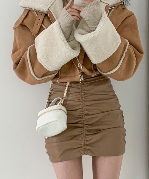 BEIDELLI（ベイデリー）の「[BELLIDE MADE] フェイクレザーシャーリングミニスカート（スカート・レディース・ブラック/ベージュ・SMALL/MEDIUM）」の18枚目の写真