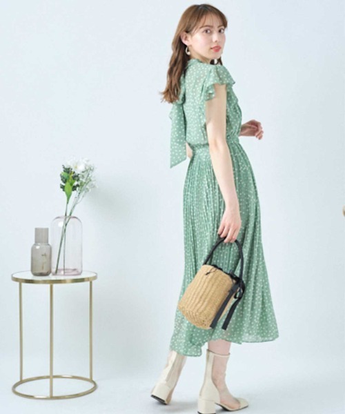 WILLSELECTION（ウィルセレクション）の「【Limited Item】ラッフルケシプリーツワンピース（ワンピース・レディース・ブラック/グリーン・MEDIUM）」の6枚目の写真