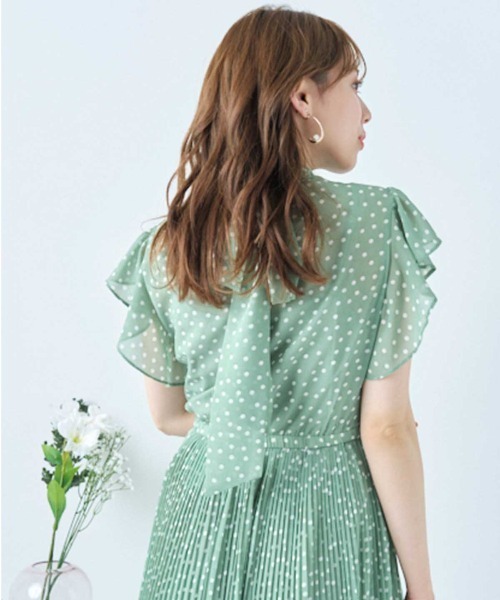 WILLSELECTION（ウィルセレクション）の「【Limited Item】ラッフルケシプリーツワンピース（ワンピース・レディース・ブラック/グリーン・MEDIUM）」の8枚目の写真