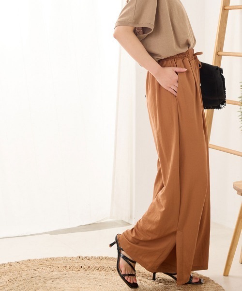 OMNES（オムネス）の「接触冷感レーヨンナイロンタックイージーパンツ（その他パンツ・レディース・ブラック/ベージュ/ブルー/ラベンダー/キャメル・FREE）」の16枚目の写真