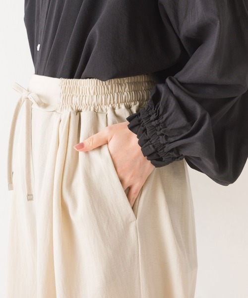 OMNES（オムネス）の「接触冷感レーヨンナイロンタックイージーパンツ（その他パンツ・レディース・ブラック/ベージュ/ブルー/ラベンダー/キャメル・FREE）」の8枚目の写真