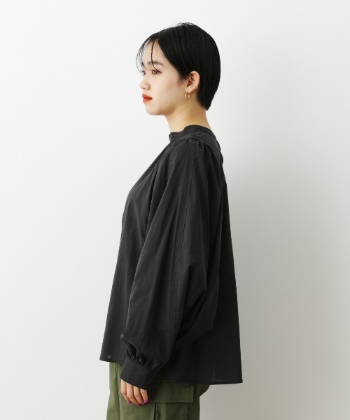 RODEO CROWNS WIDE BOWL（ロデオクラウンズワイドボウル）の「ボリュームスリーブ2WAYシャツ（シャツ/ブラウス・レディース・ホワイト/ブラック/ライトカーキ・FREE）」の9枚目の写真