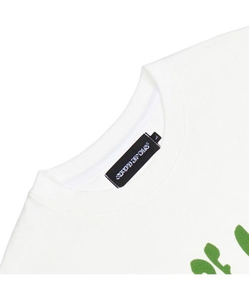 SUNDAYOFFCLUB(サンデイオフクラブ)の「【SUNDAY OFF CLUB/サンデーオフクラブ】pleasure seekers short sleeve tee/プリントT 半袖Tシャツ アニメプリント(Tシャツ/カットソー・メンズ・ホワイト/ブラック・L/M/XL)」の4枚目の写真