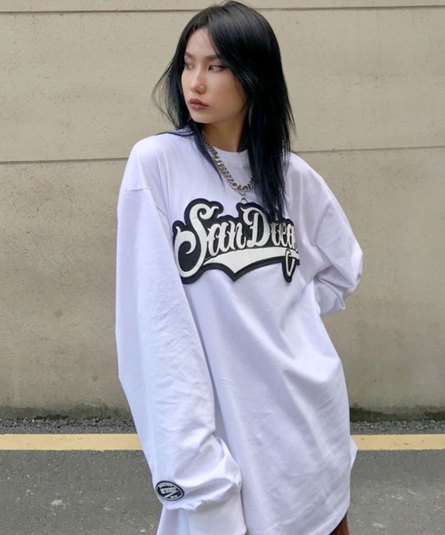 ARULE(アルール)の「A'GEM/9 × .kom『ARULE/アルール』英字ロゴ オーバーフィット ロングスリーブTシャツ 長袖 カットソー(Tシャツ/カットソー・メンズ・ホワイト/ブラック/イエロー・FREE)」の4枚目の写真