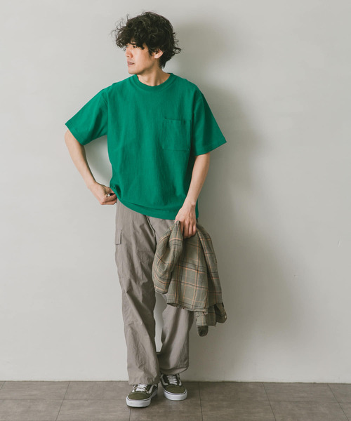 URBAN RESEARCH DOORS(アーバンリサーチドアーズ)の「ヘビーオンス ショートスリーブTシャツ(Tシャツ/カットソー・メンズ・グリーン/スミクロ/レッド/ブルー/ホワイト/グレー・X-LARGE/MEDIUM/LARGE)」の22枚目の写真