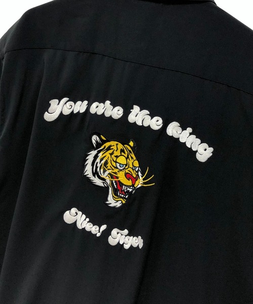 Beno（ビーノ）の「オーバーサイズ バック刺繍 スーベニアシャツ TIGER