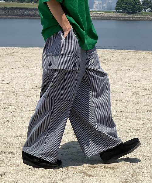 kutir(クティール)の「バルーンペインターヒッコリーワークカーゴパンツ(カーゴパンツ・メンズ・ホワイト/ネイビー・SMALL/MEDIUM/LARGE)」の11枚目の写真