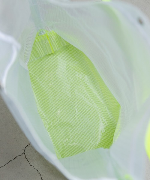 WHIMSIC(ウィムジック)の「【WHIMSIC】クリアワンショルダーバッグ(ショルダーバッグ・レディース・イエロー/オレンジ/ホワイト・ONE SIZE)」の11枚目の写真