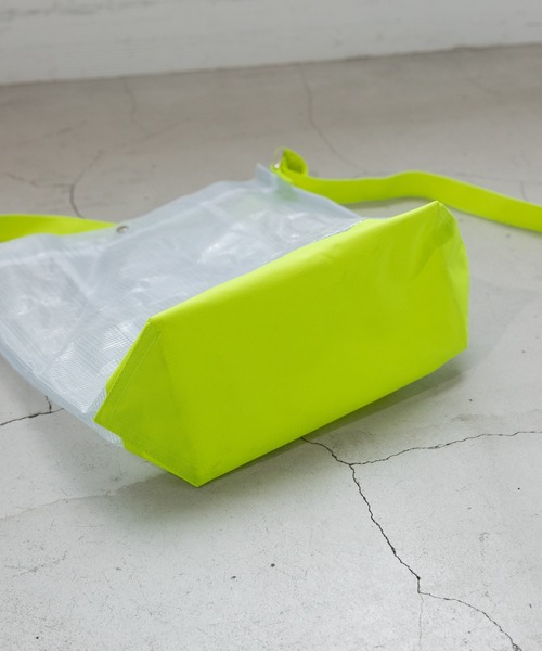 WHIMSIC(ウィムジック)の「【WHIMSIC】クリアワンショルダーバッグ(ショルダーバッグ・レディース・イエロー/オレンジ/ホワイト・ONE SIZE)」の8枚目の写真