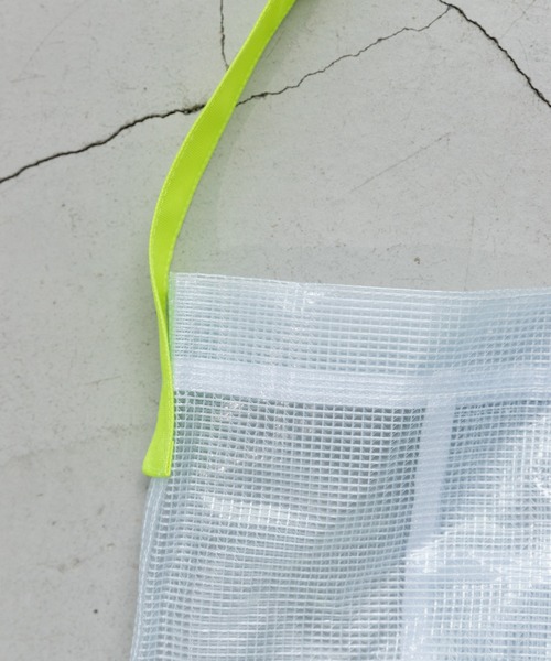 WHIMSIC(ウィムジック)の「【WHIMSIC】クリアワンショルダーバッグ(ショルダーバッグ・レディース・イエロー/オレンジ/ホワイト・ONE SIZE)」の9枚目の写真