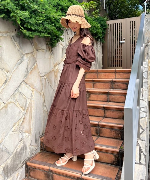 one after another NICE CLAUP(ワンアフターアナザーナイスクラップ)の「肩あきマルチwayコットンレースワンピース(ワンピース・レディース・ベージュ/ブラウン/オフホワイト/ミント・FREE)」の12枚目の写真