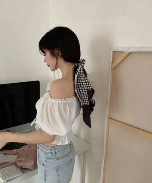 Auntie Rosa(アンティローザ)の「フリルオフショルトップス(Tシャツ/カットソー・レディース・ホワイト・FREE)」の2枚目の写真