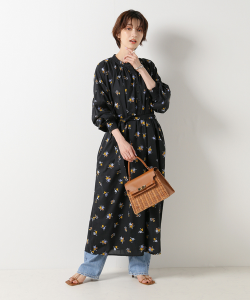 IENA(イエナ)の「【BAUM UND PFERDGARTEN/バウム ウンド ヘルガーデン】フラワープリントワンピース(ワンピース・レディース・ブラック・FREE)」の3枚目の写真