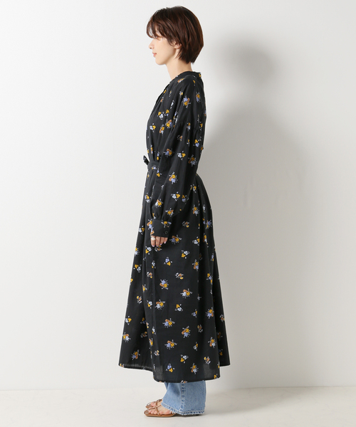 IENA(イエナ)の「【BAUM UND PFERDGARTEN/バウム ウンド ヘルガーデン】フラワープリントワンピース(ワンピース・レディース・ブラック・FREE)」の5枚目の写真