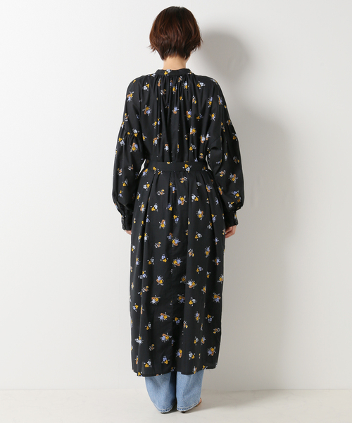 IENA(イエナ)の「【BAUM UND PFERDGARTEN/バウム ウンド ヘルガーデン】フラワープリントワンピース(ワンピース・レディース・ブラック・FREE)」の6枚目の写真