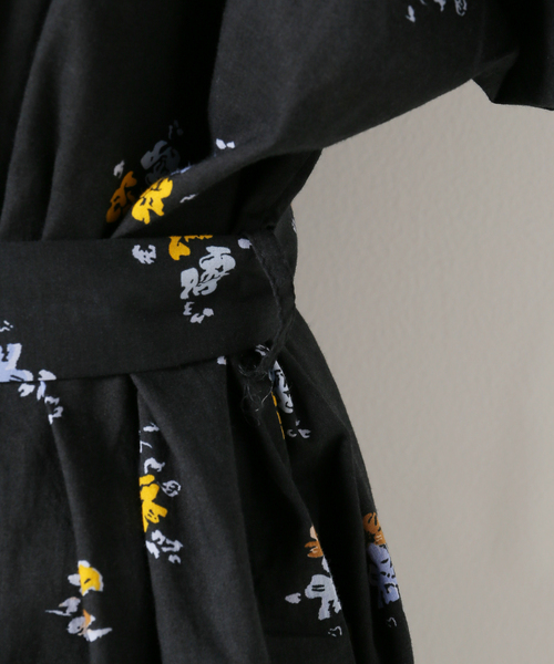 IENA(イエナ)の「【BAUM UND PFERDGARTEN/バウム ウンド ヘルガーデン】フラワープリントワンピース(ワンピース・レディース・ブラック・FREE)」の13枚目の写真