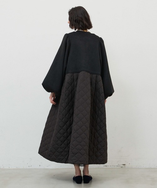 LA BELLE ETUDE（ラベルエチュード）の「Vネック切替ボリューム