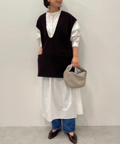 BEARDSLEY（ビアズリー）の「ノーカラーシャツワンピース：ニットのチクチク予防にも（ワンピース・レディース・ホワイト/ネイビー・FREE）」の14枚目の写真
