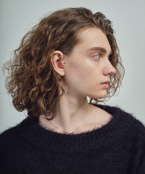 and cloud(アンドクラウド)の「Studs / Dots Reversible Tragus Cuff(イヤーカフ・レディース・シルバー/イエローゴールド/ブラック・FREE)」の5枚目の写真