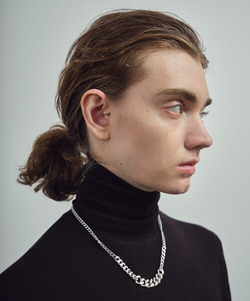 and cloud(アンドクラウド)の「Studs / Dots Reversible Tragus Cuff(イヤーカフ・レディース・シルバー/イエローゴールド/ブラック・FREE)」の9枚目の写真