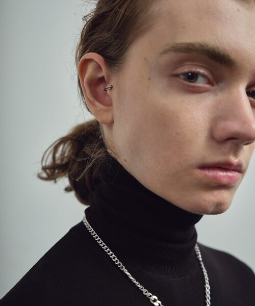 and cloud(アンドクラウド)の「Studs / Dots Reversible Tragus Cuff(イヤーカフ・レディース・シルバー/イエローゴールド/ブラック・FREE)」の10枚目の写真