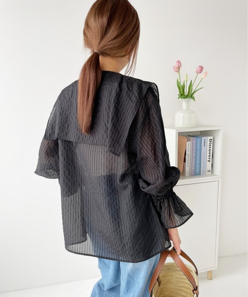 Meli rich(メリーリッチ)の「セーラーカラーブラウス(シャツ/ブラウス・レディース・ホワイト/ライトベージュ/ブラック/オフホワイト/ブルー・MEDIUM)」の12枚目の写真